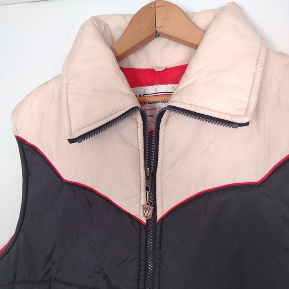 Vintage Vest by Windbreaker Black White Red Classic Chevron 80s - Picture 7 of 8